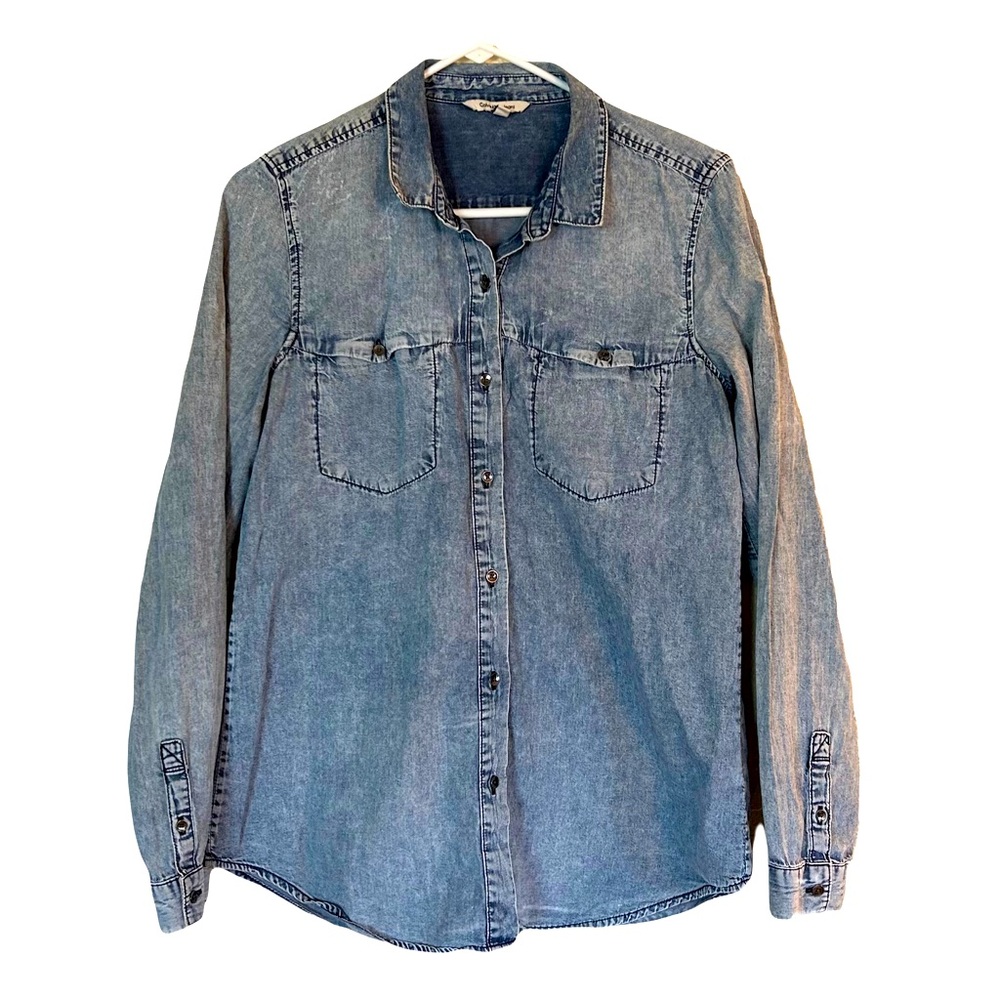 Calvin Klein Jeans Woman’s Acid Washed Cotton Shirt Size Medium.